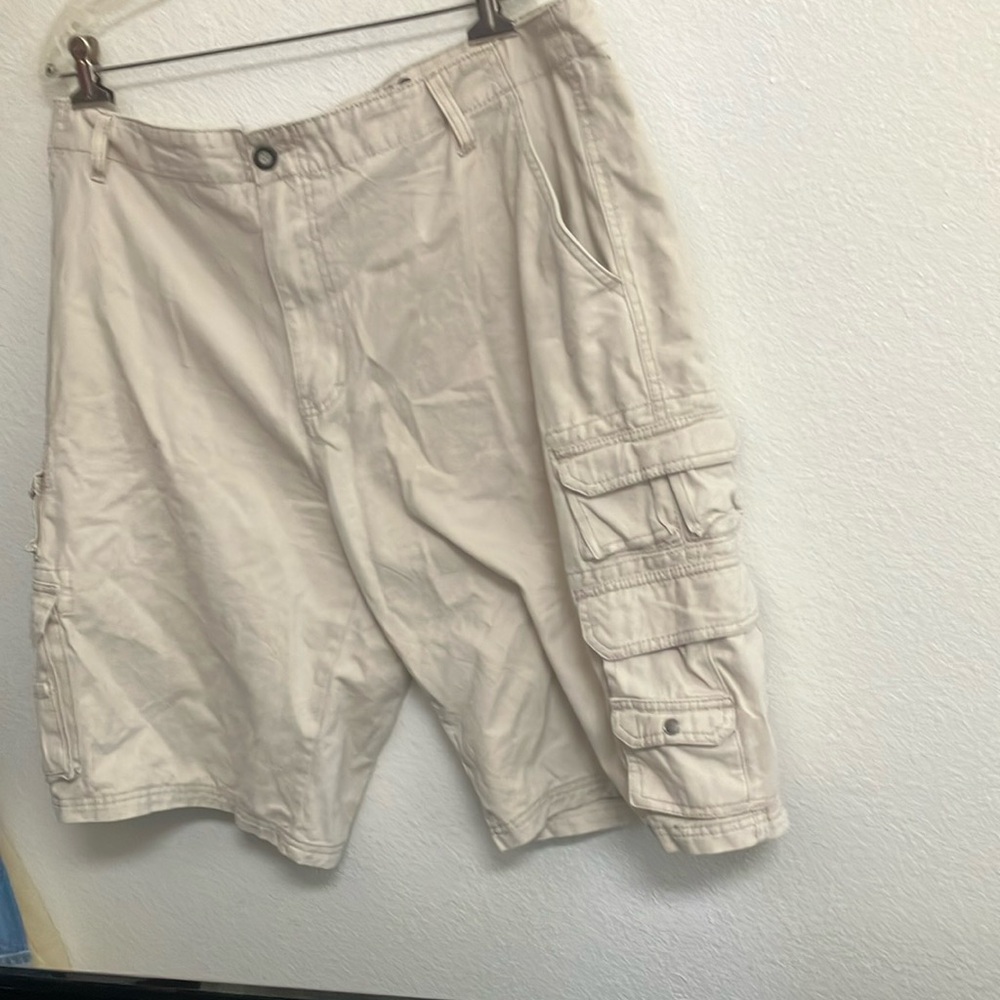 FINAL MARKDOWN Iron co. Cargo shorts 38